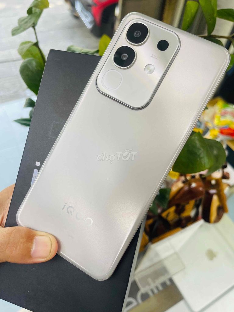 Vivo IQoo Z10X 128GB Bạc. Mua bán Điện thoại tại Quận Liên Chiểu Đà Nẵng được đăng bởi cẩm giang  hình 1