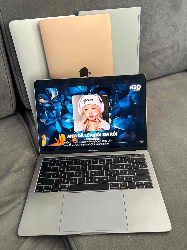 Apple Macbook Pro 2018 I5 8GB/512GB 2K Bạc. Mua bán Laptop tại Quận Đống Đa Hà Nội được đăng bởi HQ Computer hình 1