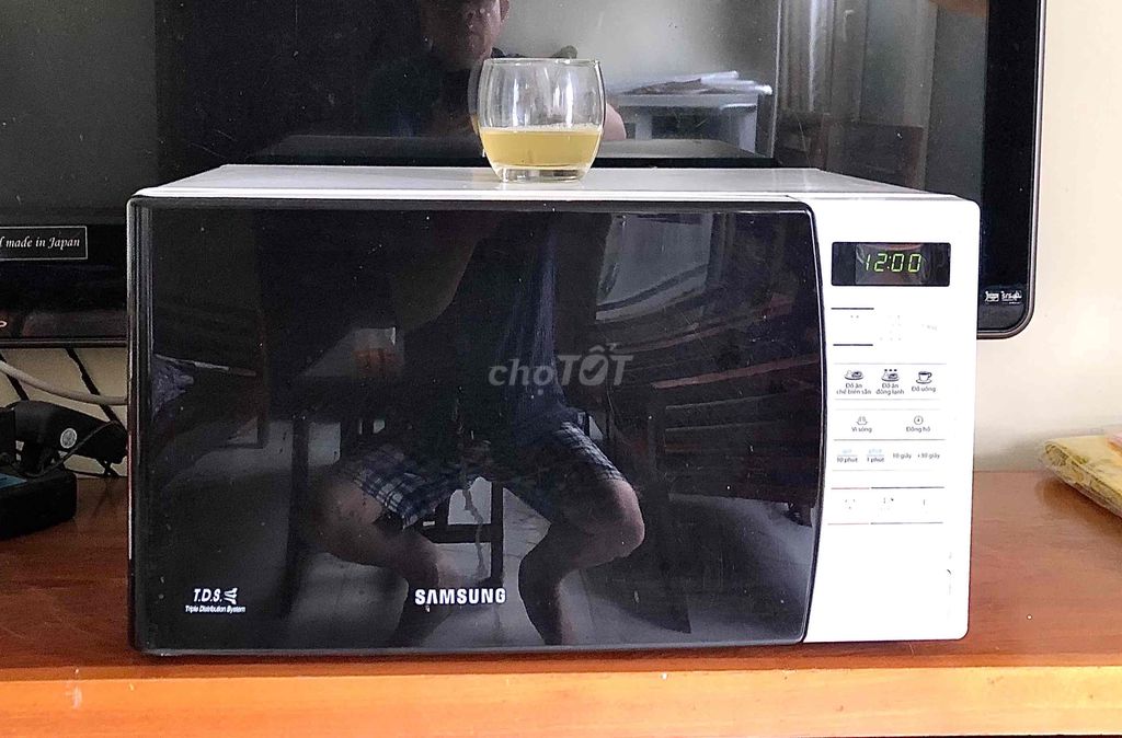 lò vi sóng samsung 23L men gốm gần như mới