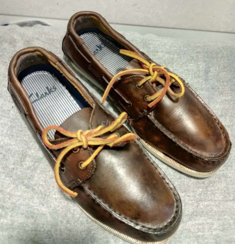 Giày mocca da bò Clarks