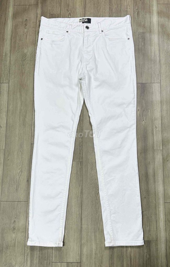 Quần jean H&M nam trắng co dãn size 32. Mua bán Quần áo tại Quận 12 Tp Hồ Chí Minh được đăng bởi Như 2Hand Chuyên Si Hiệu Tuyển hình 1