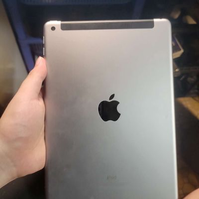 iPad Gen 6 128GB Wifi 4G. Mua bán Máy tính bảng tại Quận Hai Bà Trưng Hà Nội được đăng bởi Dũng