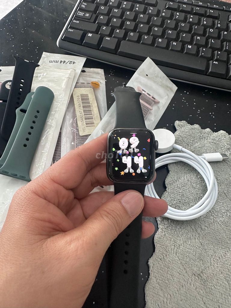 Apple Series 5 GPS 40mm Đen. Mua bán Thiết bị đeo thông minh tại Quận Ninh Kiều Cần Thơ được đăng bởi AKAHmobile hình 1