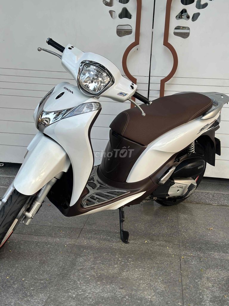 Sh mode khoá lớn máy móc nguyên rin êm ái. Mua bán Xe máy tại Quận Hải Châu Đà Nẵng được đăng bởi gold hình 3