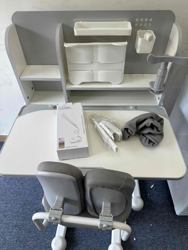 Bộ bàn ghế học sinh chống gù. Mua bán Bàn ghế tại Quận 8 Tp Hồ Chí Minh được đăng bởi My hình 1