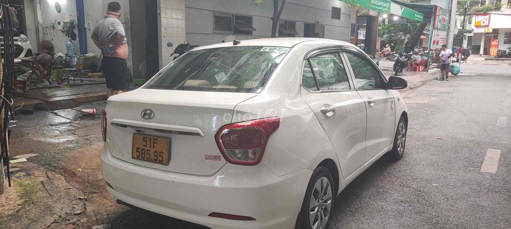 Hyundai Grand i10 2015 Sedan 1.2 Base - 180000 km. Mua bán Ô tô tại Quận Tân Bình Tp Hồ Chí Minh được đăng bởi ngô kiên hình 2