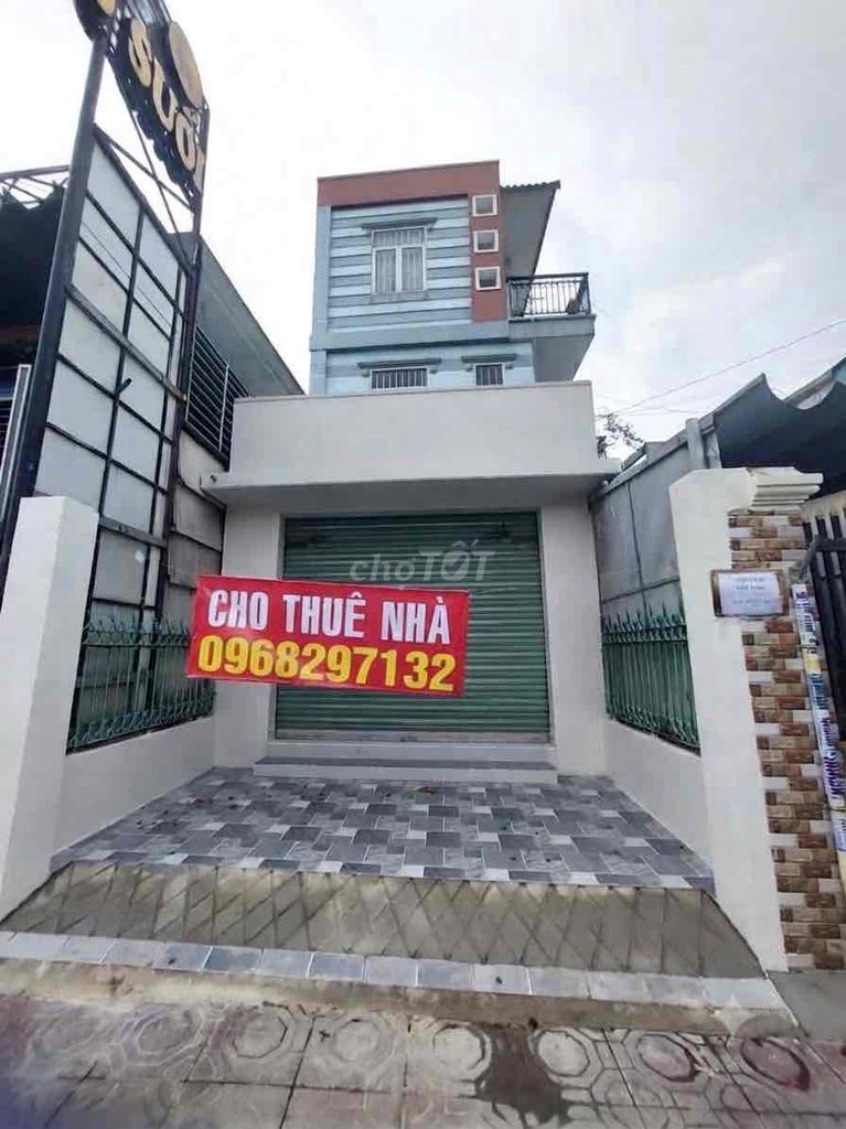 Cho thuê nhà 3 lầu Mặt tiền Trần Hưng Đạo dtsd 130m2