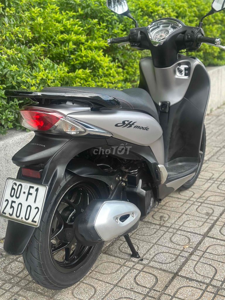 Honda SH Mode 125 Fi 2014 Đen xám zin nguyên 9 chủ. Mua bán Xe máy tại Thành phố Thủ Đức Tp Hồ Chí Minh được đăng bởi Xe Máy Sơn Thủ Đức hình 6
