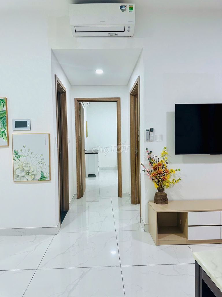 Cho thuê full NT căn 2PN2WC 92m2-nhà mới,nhận nhà ở ngay-Celadon City