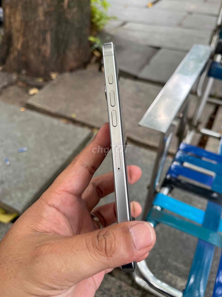 iPhone 16 Pro Max 256GB Bạc. Mua bán Điện thoại tại Thành phố Dĩ An Bình Dương được đăng bởi VeChaiPhamGia hình 1