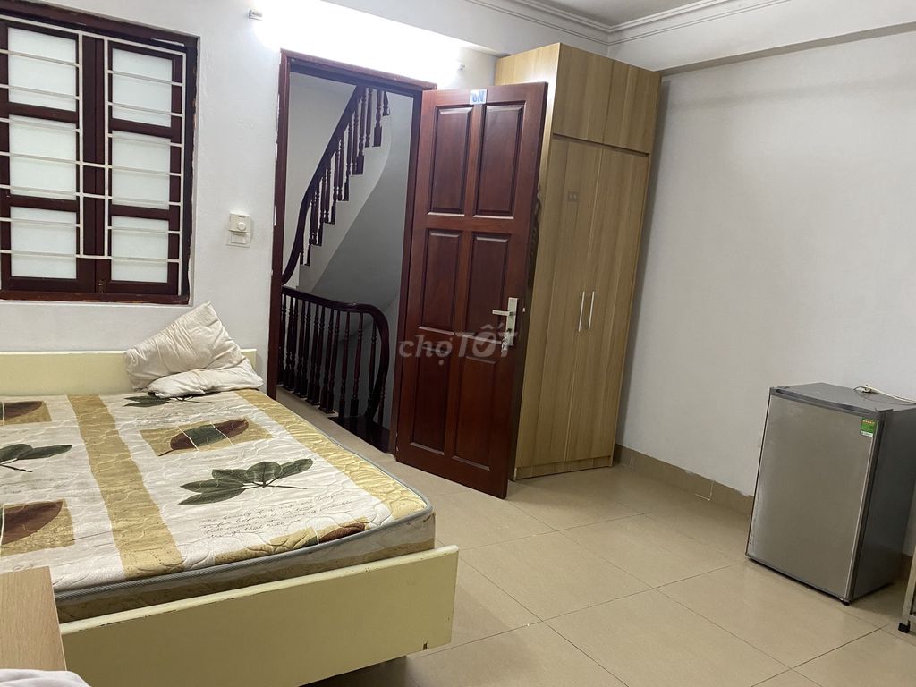 Комната в переулке 1194, Чу Лаң