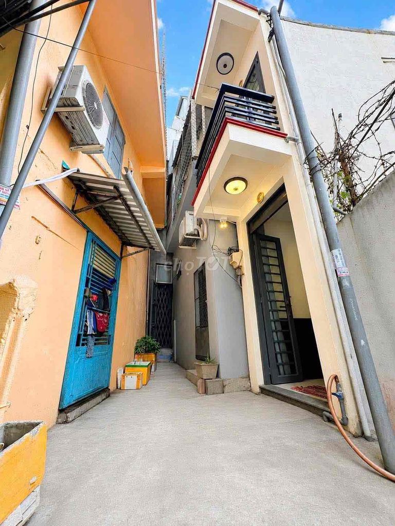 NHÀ LẦU SÁT MẶT TIỀN ĐƯỜNG TRẦN PHÚ GẦN SIÊU THỊ VINCOM