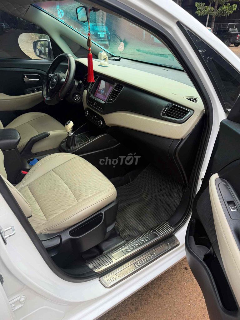 Kia Rondo 2018 Số sàn màu Trắng. Mua bán Ô tô tại Thành phố Pleiku Gia Lai được đăng bởi Dinh Trung  hình 15