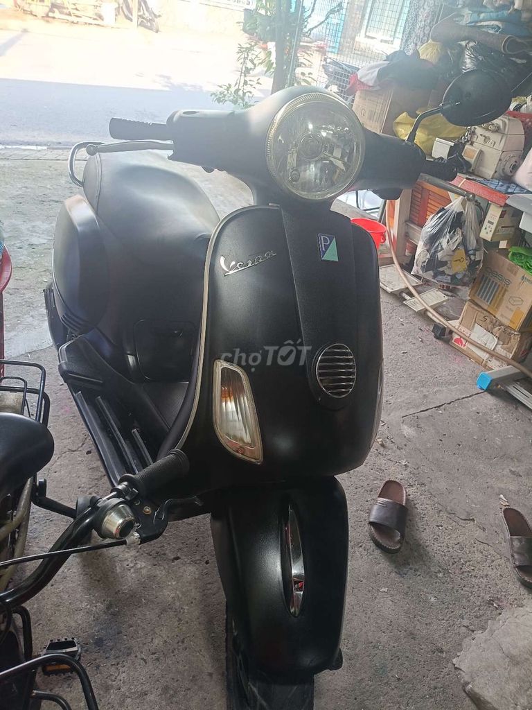 Vespa 2010 xe đẹp máy êm giấy tờ đầy đủ. Mua bán Xe máy tại Quận 12 Tp Hồ Chí Minh được đăng bởi Trái táo xanh hình 3