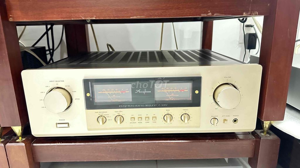 Amply Accuphase E 306V + Remote zin theo máy
