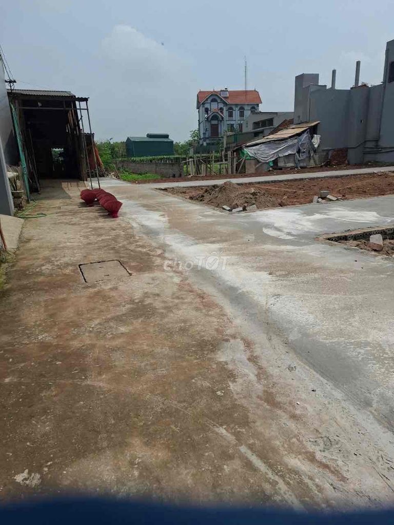 Đất đẹp giá công nhân lô đất tại xã Tự Nhiên,TT,HN,Dt 40,2m,mt =hau 5m