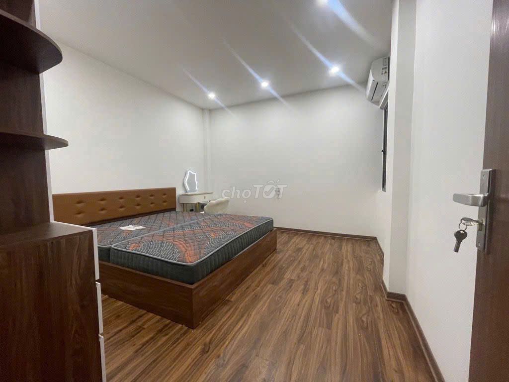 Продается 246, зал ожидания - 5 этажей, 58 кв. м - сейчас новый дом