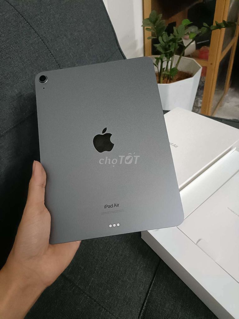 iPad Air 5 M1 256GB WIFI gray 99 pin 100%. Mua bán Máy tính bảng tại Quận Thanh Khê Đà Nẵng được đăng bởi TT PHONE Store hình 1