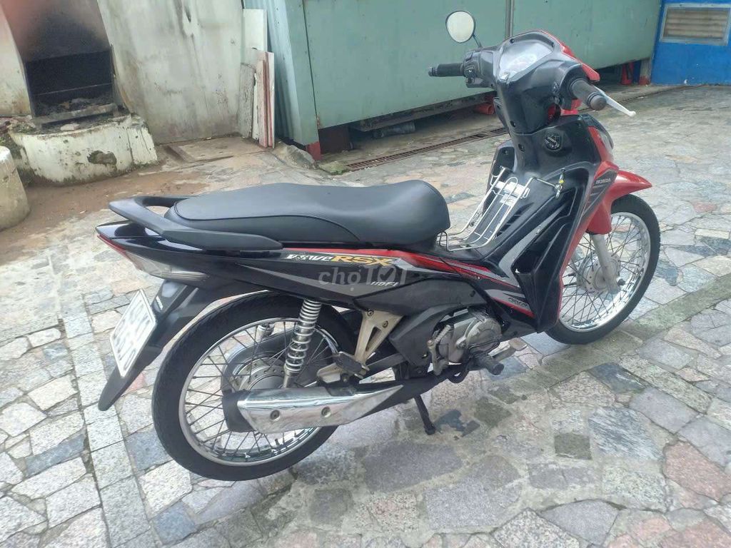 Honda Wave RSX fi màu Đỏ đen. Mua bán Xe máy tại Quận 7 Tp Hồ Chí Minh được đăng bởi trình minh sơn hình 4