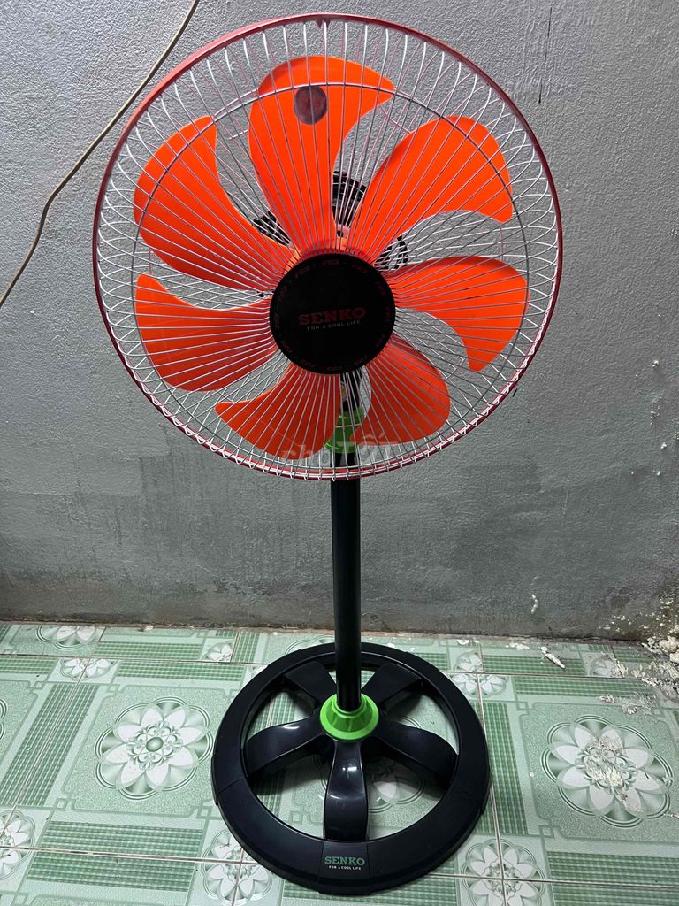 Quạt đứng SENKO Đỏ cam. Mua bán Quạt tại Quận Cái Răng Cần Thơ được đăng bởi sang nguyễn  hình 1