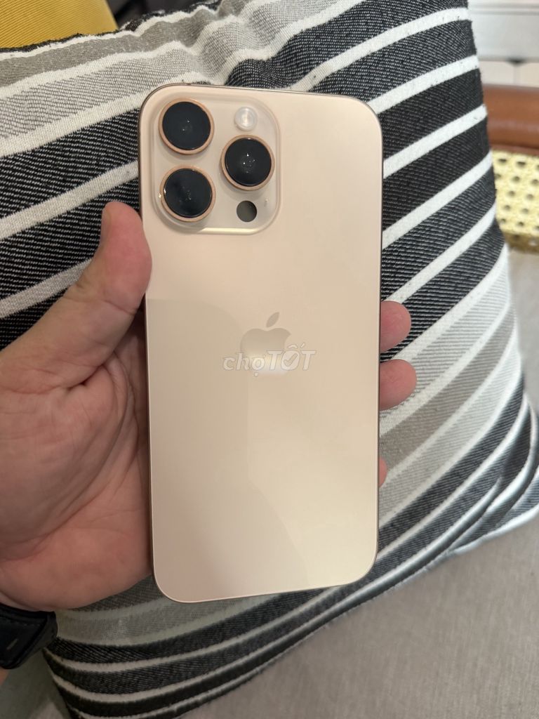 iPhone 16 Pro Max 256GB Quốc tế Mỹ 99%. Mua bán Điện thoại tại Thành phố Thủ Dầu Một Bình Dương được đăng bởi Vy hình 1