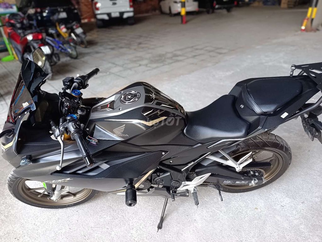 CBR150 Đen tem vàng đồng mới 95%. Mua bán Xe máy tại Thành phố Thuận An Bình Dương được đăng bởi quang hình 1