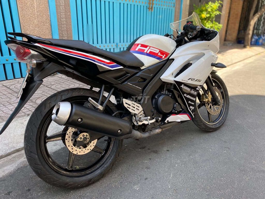 R15 xe đẹp zin đi rất ít bstp 9 chủ. Mua bán Xe máy tại Quận Tân Phú Tp Hồ Chí Minh được đăng bởi phong hình 8