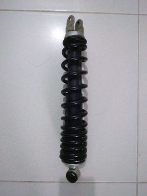 Phuộc sau Honda Vario 125 Đen. Mua bán Phụ tùng xe tại Quận Liên Chiểu Đà Nẵng được đăng bởi BÁNH MÌ MIN