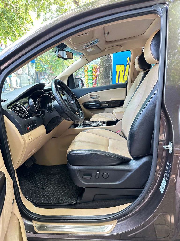 Kia Sedona 2015 photo 4