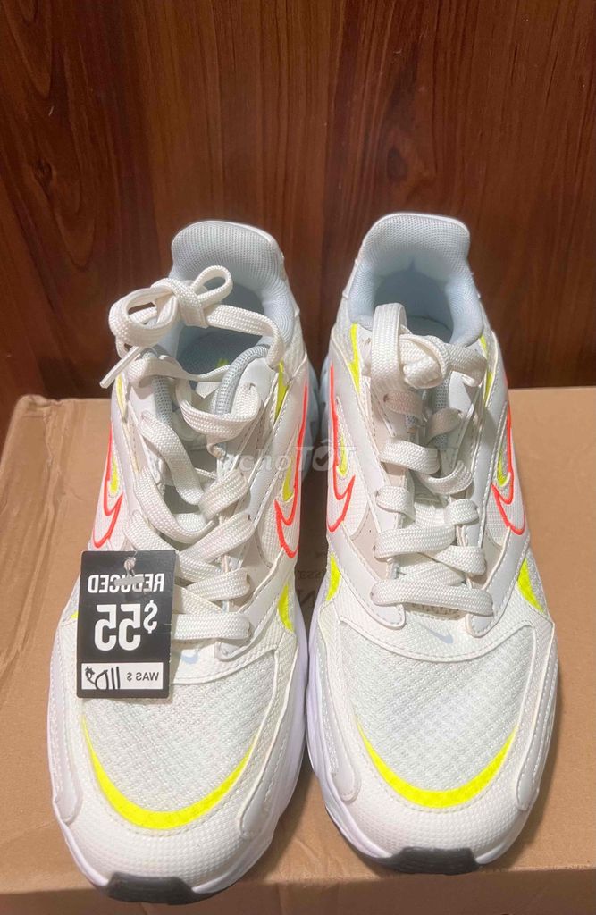 Giày thể thao nữ Trắng size 36cm Mới. Mua bán Giày dép tại Thành phố Châu Đốc An Giang được đăng bởi Lê Bình Cầm Đồ 2 hình 1