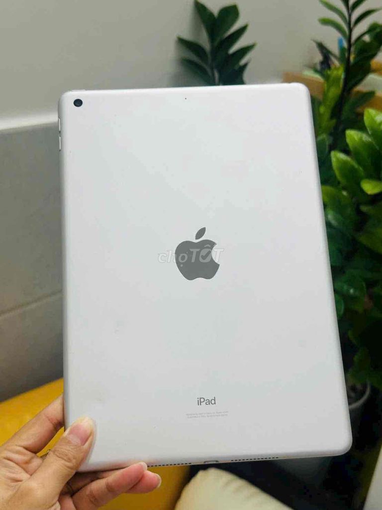 Apple iPad Gen 8 Wifi 128GB Bạc 10.9 inch. Mua bán Máy tính bảng tại Quận 10 Tp Hồ Chí Minh được đăng bởi Chuyên IPhone Thanh Lý Giá Tốt hình 1