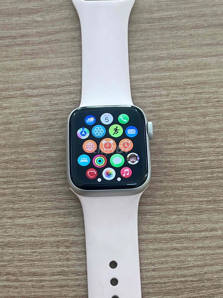 Apple Watch Series SE 2 40mm. Mua bán Thiết bị đeo thông minh tại Thành phố Long Xuyên An Giang được đăng bởi Laptop Mai Lý Nghĩa hình 1