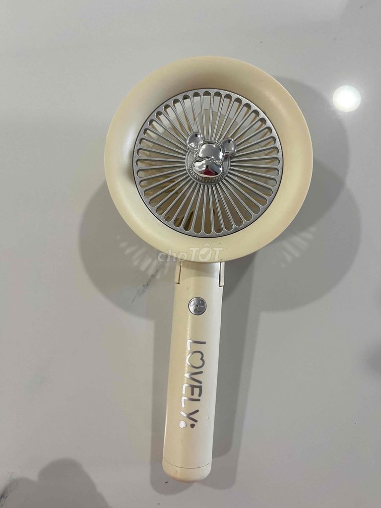 Quạt cầm tay Mini Vàng. Mua bán Quạt tại Quận 7 Tp Hồ Chí Minh được đăng bởi Nguyễn Thị Khánh Linh hình 1