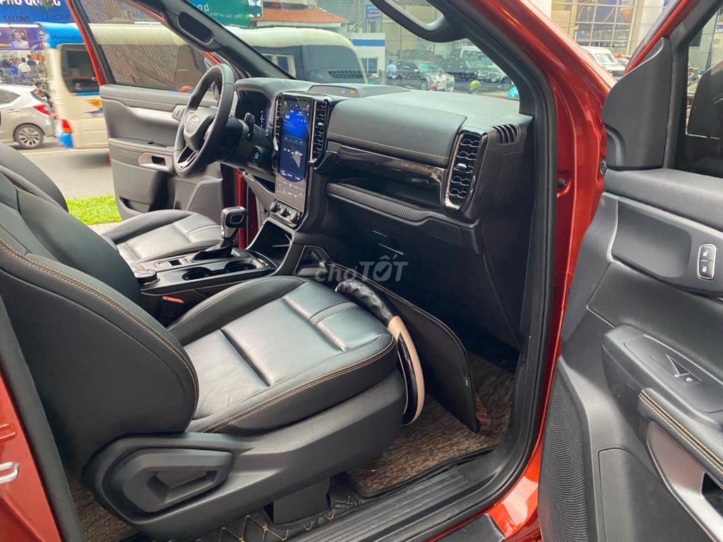 FORD RANGER WILDTRAK ĐỎ CÁ NHÂN 2023 - 35.000 KM. Mua bán Ô tô tại Quận Tân Bình Tp Hồ Chí Minh được đăng bởi Mr Hoài SÀI GÒN FORD  hình 13