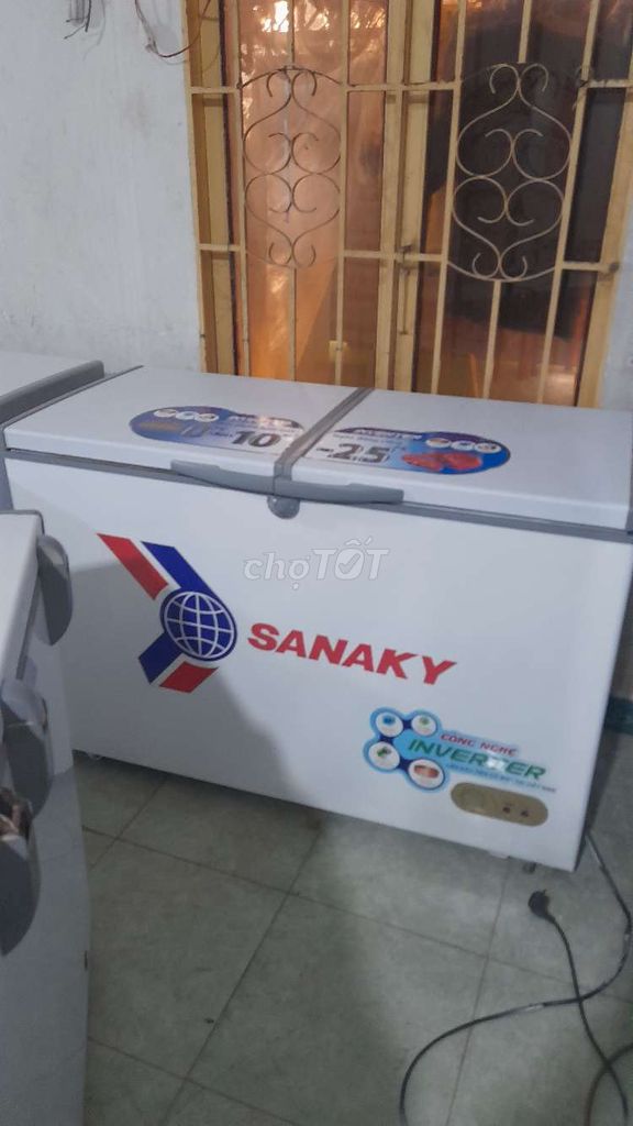 Cần thanh lý tủ đông mát Sanaky 400 lít