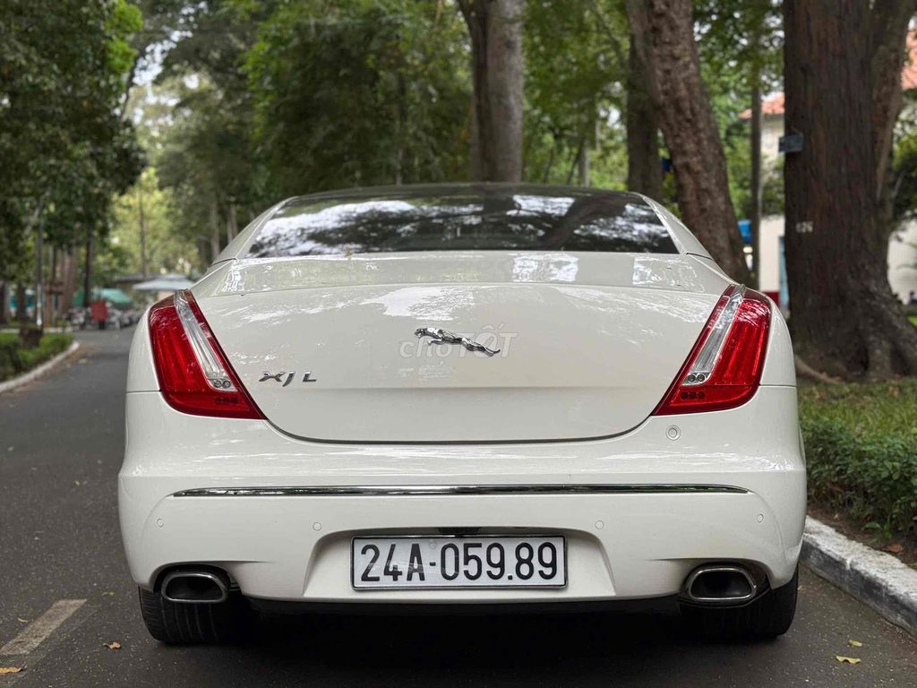 Jaguar XJ series 2010 - 105000 km. Mua bán Ô tô tại Quận 11 Tp Hồ Chí Minh được đăng bởi Nam hình 2