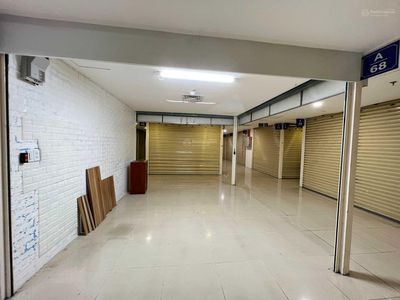 Kiot tầng 2 Oriental Plaza có khu vui chơi dành cho trẻ em 10m2 -30m2