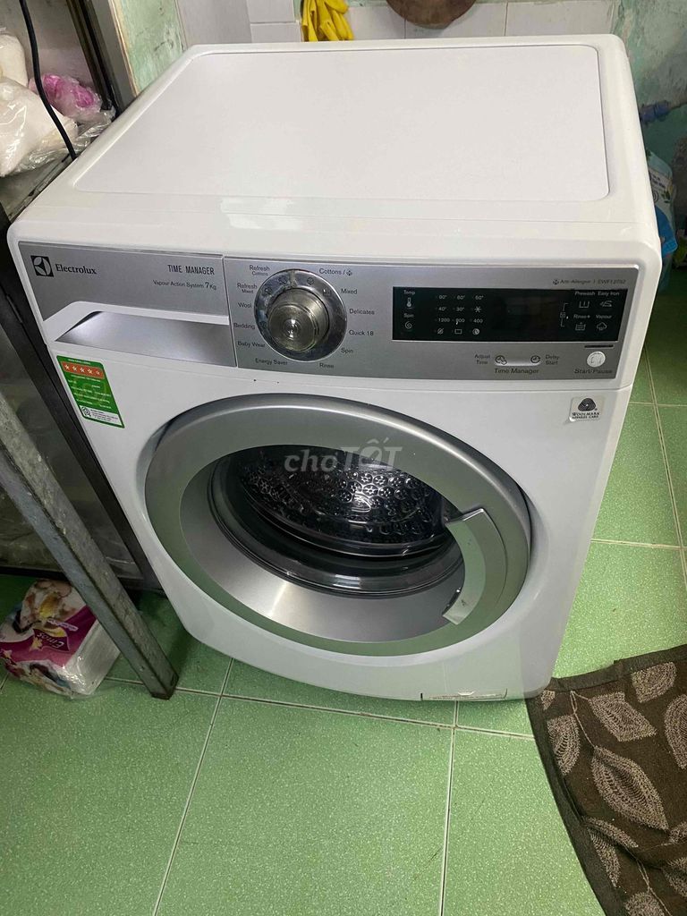 Máy giặt Electrolux 7kg cảm ứng mới 98%.