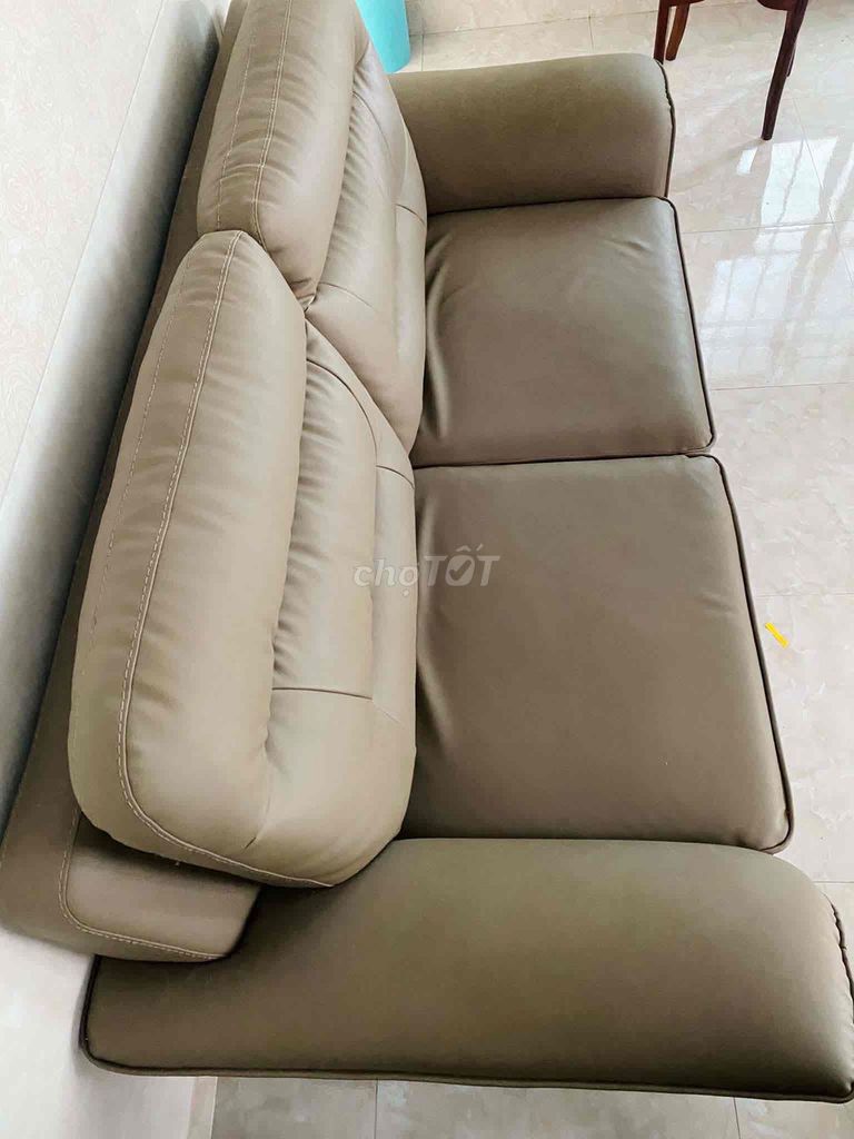 Ghế sofa da nâu hiện đại. Mua bán Bàn ghế tại Thị xã Phú Mỹ Bà Rịa - Vũng Tàu được đăng bởi Hữu Nghĩa hình 1