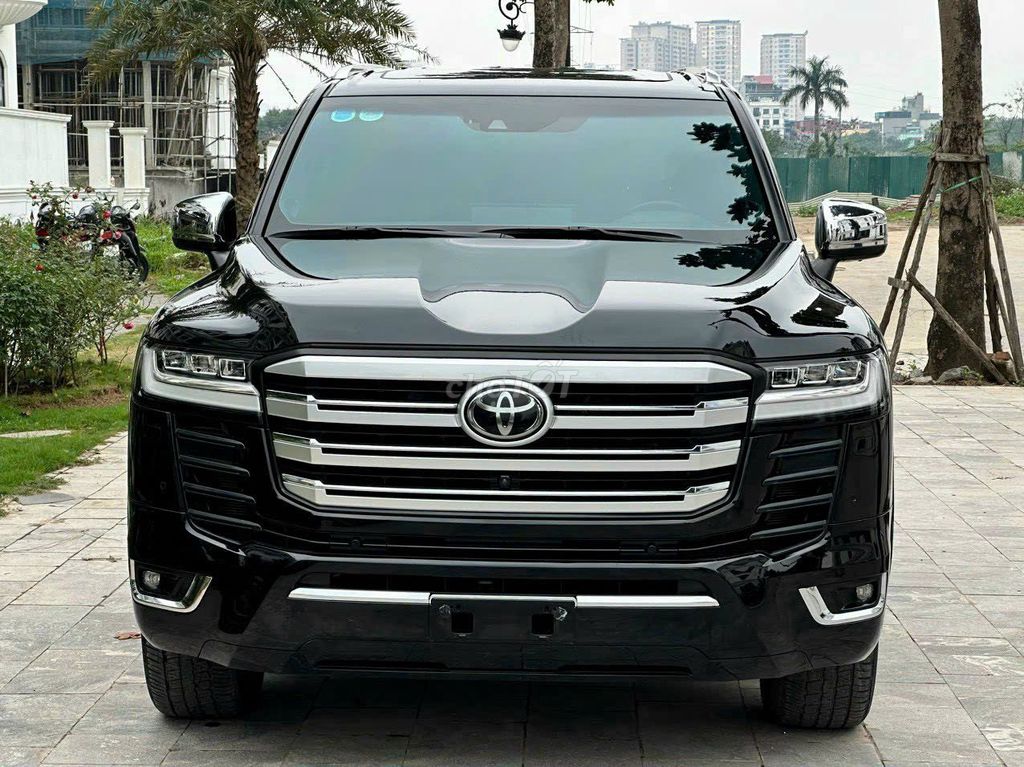 Toyota Land Cruiser LC300 - xe giao ngay và sớm. Mua bán Ô tô tại Quận 12 Tp Hồ Chí Minh được đăng bởi Hiếu Toyota Quận 12 hình 1