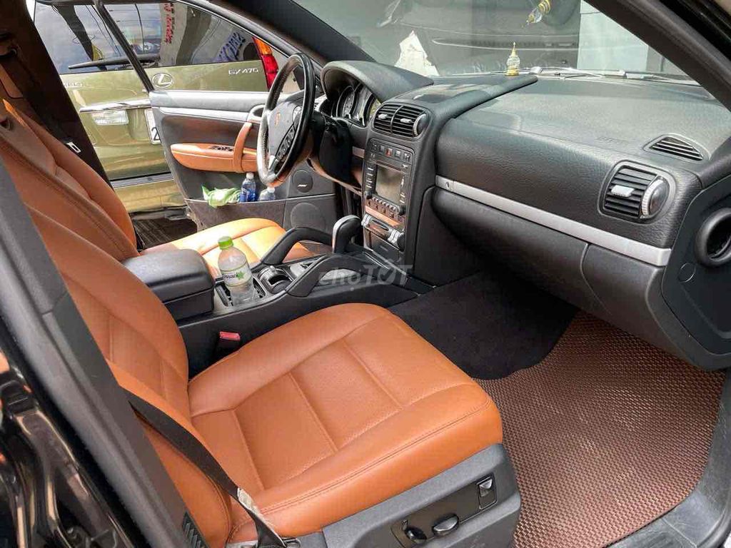 Porsche Cayenne 2010 130000 km. Mua bán Ô tô tại Quận Bình Thạnh Tp Hồ Chí Minh được đăng bởi Châu Thị Phương Trúc  hình 3