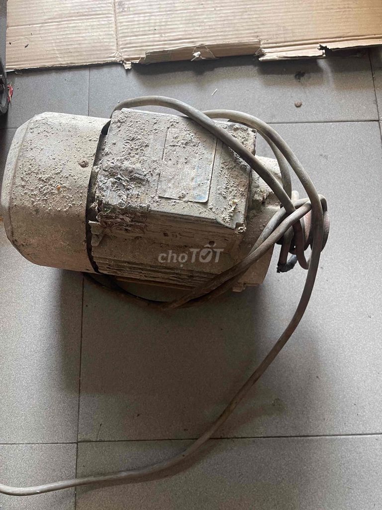 Mô tơ máy trộn 3.5kw tua chậm 1 pha dùng ok. Mua bán Đồ chuyên dụng, Giống nuôi trồng tại Quận Thanh Khê Đà Nẵng được đăng bởi cửa hàng MÁY MÓC ONLINE 329 Nguyễn Lương Bằng Đà Nẵng hình 1
