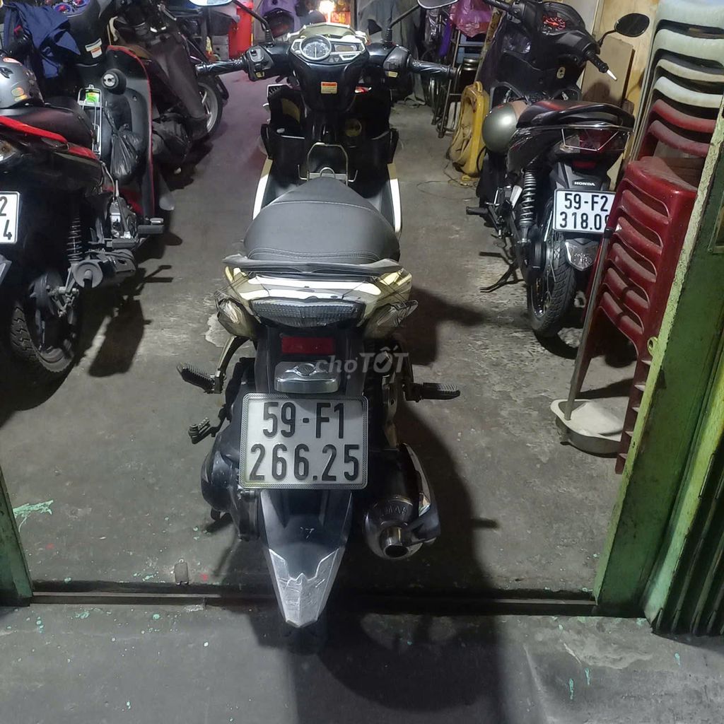 Yamaha Nouvo màu trắng. Mua bán Xe máy tại Quận 3 Tp Hồ Chí Minh được đăng bởi Bảo Minh hình 2