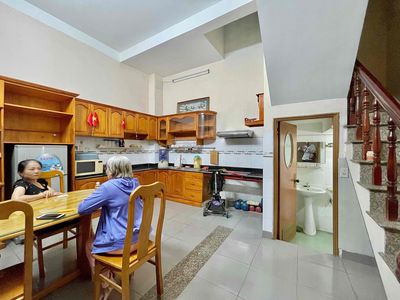 Аренда · 2 комн. · 100 м² · Quận Tân Bình, ул. Đường Nguyễn Minh Hoàng
