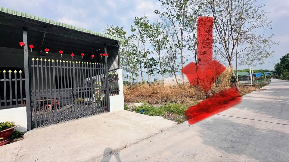 400m2 100m thổ cư ngay ĐƯờng nhựa lớn trung tâm Phú Riềng 85 triệu