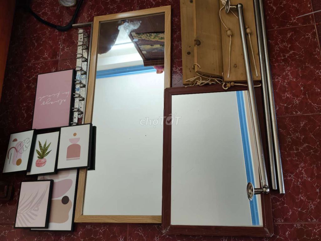 Gương treo tường Khung gỗ Nâu Trắng. Mua bán Nội thất, đồ gia dụng khác tại Quận Gò Vấp Tp Hồ Chí Minh được đăng bởi Nguyễn Phú Quốc hình 1