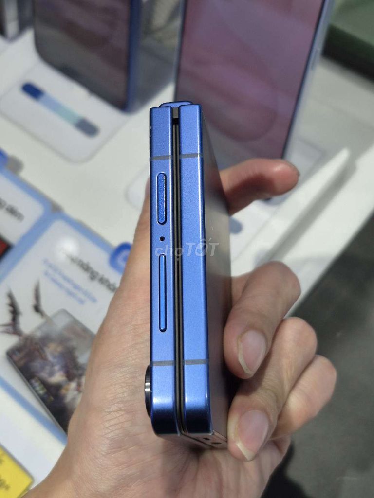 Samsung Z Flip 7 256GB Xanh. Mua bán Điện thoại tại Huyện Đông Anh Hà Nội được đăng bởi NGUYỄN THỊ THU hình 5