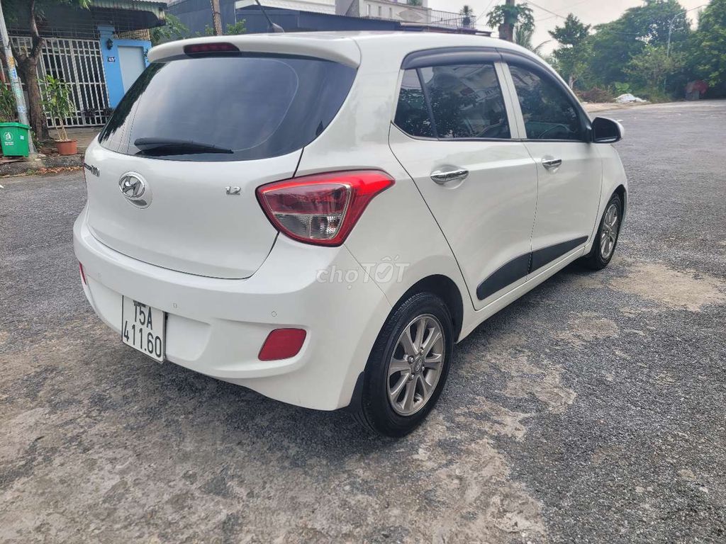Hyundai i10 2015 1.2 AT Автомат Белый Импортный