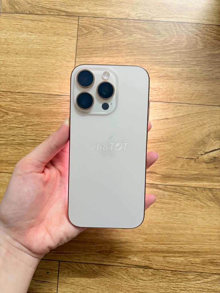 iPhone 16 Pro 128GB Titan. Mua bán Điện thoại tại Huyện Gia Lâm Hà Nội được đăng bởi Nguyễn Hoài Nam hình 1