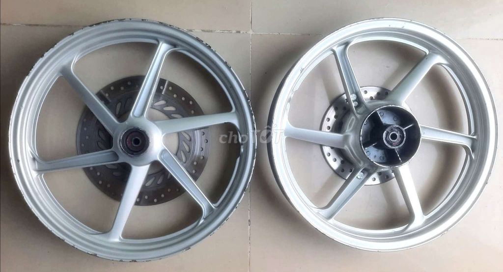bán fun 2 cặp CBR 2 đĩa
_1 cặp CBR 125 + 1 cặp 150. Mua bán Phụ tùng xe tại Quận 8 Tp Hồ Chí Minh được đăng bởi minh nhi hình 4